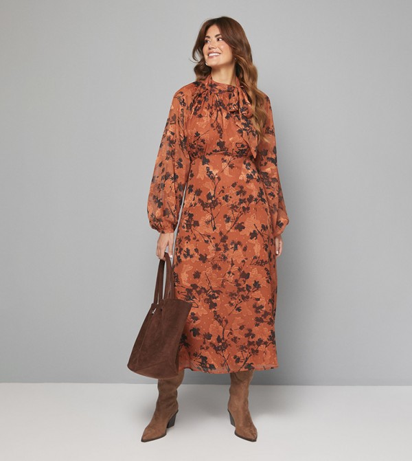 فستان ميدي بياقة بربطة 