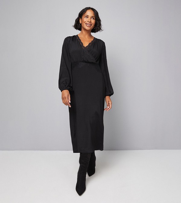 فستان ميدي بحبكة دانتيل