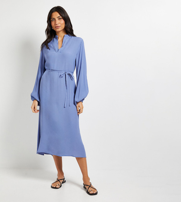 فستان ميدي بلا قبة 