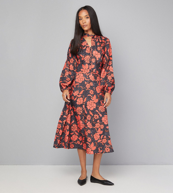 فستان ميدي بربطة عنق 