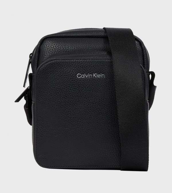 Textured Zip Closure Crossbody Bag