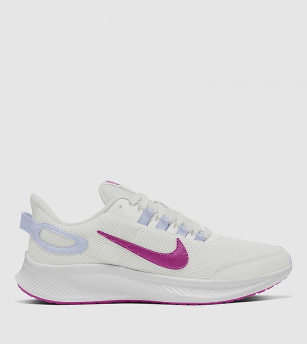 nike sports shoes price in uae
