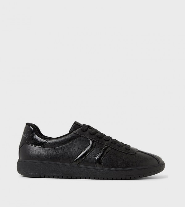 CHIC Lace Up Sneakers
