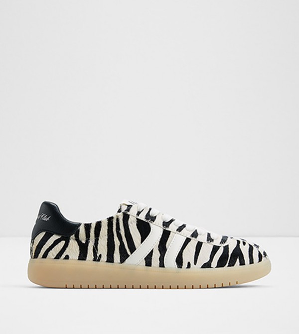CHICSNEAKER Zebra Patterned Lace Up Shoes