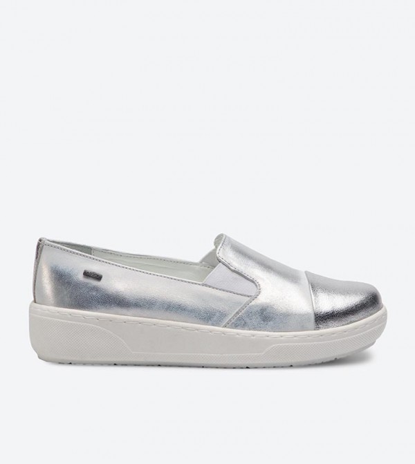 Round Toe Shiny Upper Slip-Ons - White CI12-DELEKTA-41 2221006070011