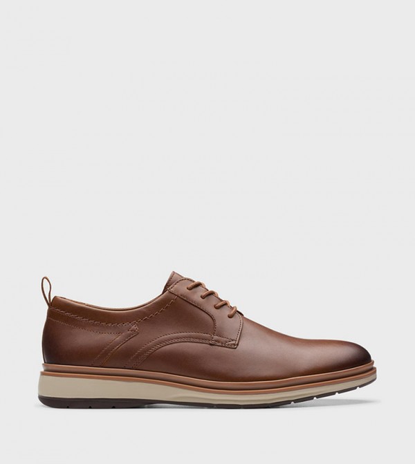 Buy Clarks Chantry Lo Textured Lace Up Shoes In Tan 6thStreet Saudi Arabia