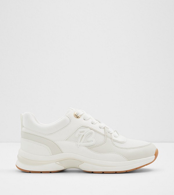 CLEA Lace Up Sneakers