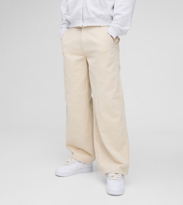 Textured Mid Rise Relaxed Fit Trousers
