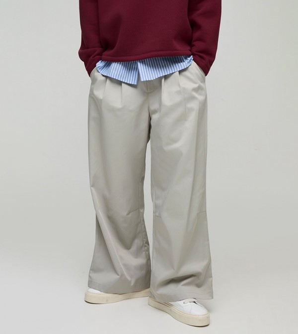 Solid Mid Rise Relaxed Fit Trousers