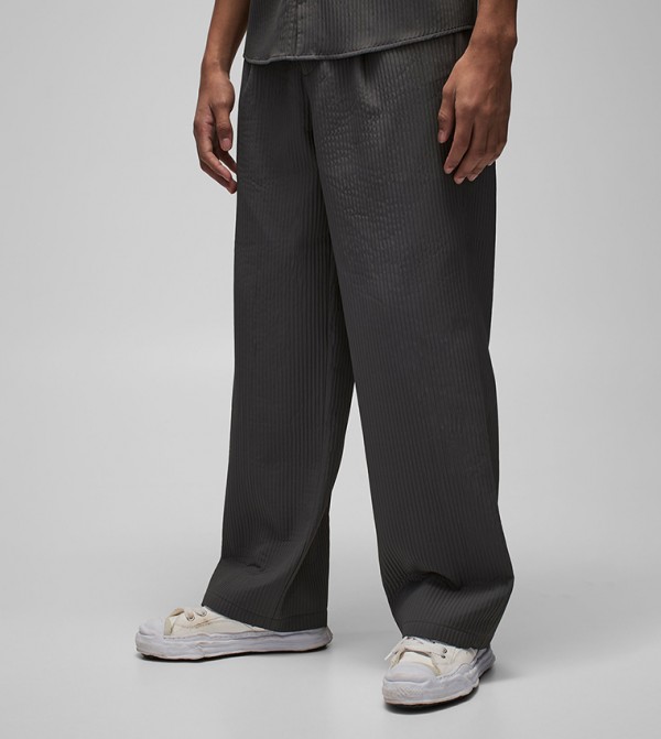 Straight Fit Technical Pleated Half Fixed Waistband Trouser