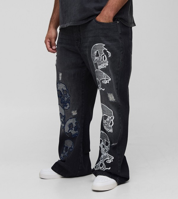 Plus & Tall Skull Appliqued Raw Hem Relaxed Flared Jeans