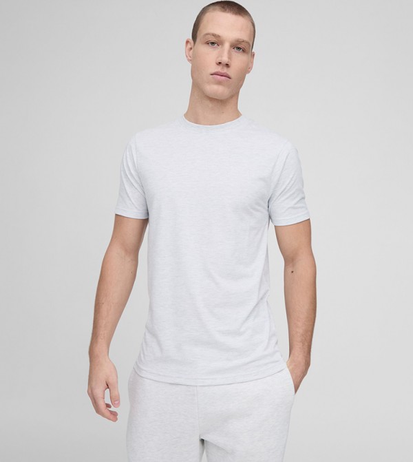 Solid Crew Neck Slim Fit T-Shirt