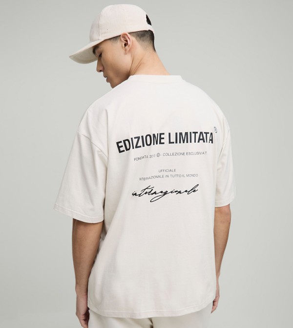 تيشيرت اوفرسايز بأكمام قصيرة 