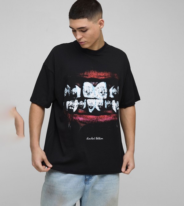 Lips Graphic Oversized T-Shirt