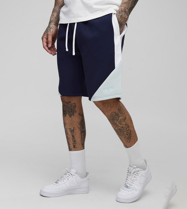 شورت بقصة واسعة للمقاسات الطويلة