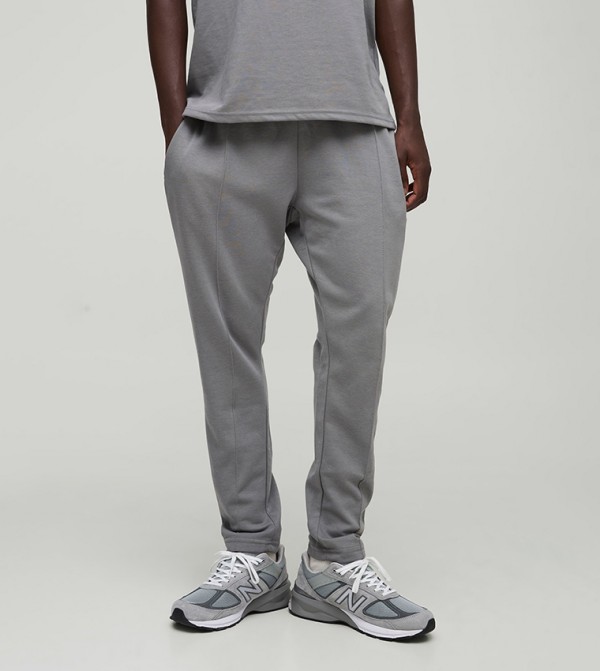 Sim Fit Tapered Interlock Pintuck Joggers