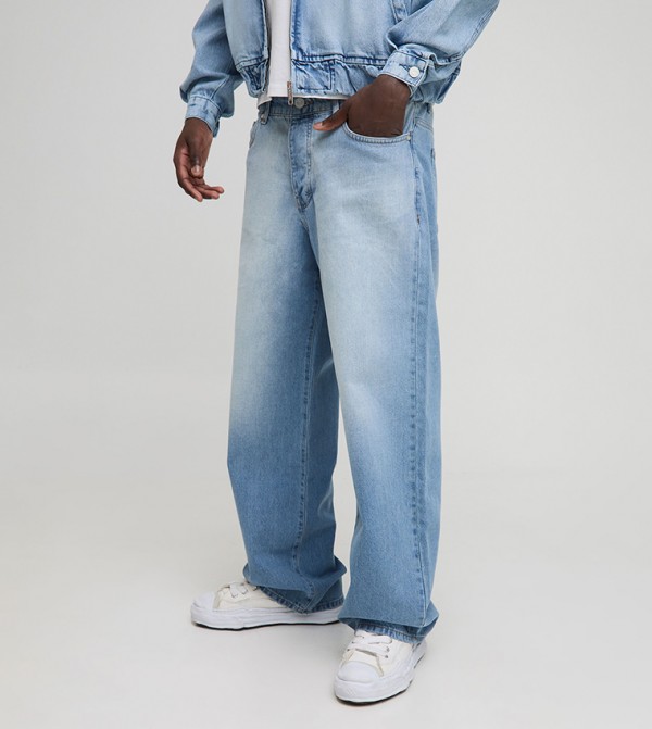 Washed Mid Rise Relaxed Fit Jeans