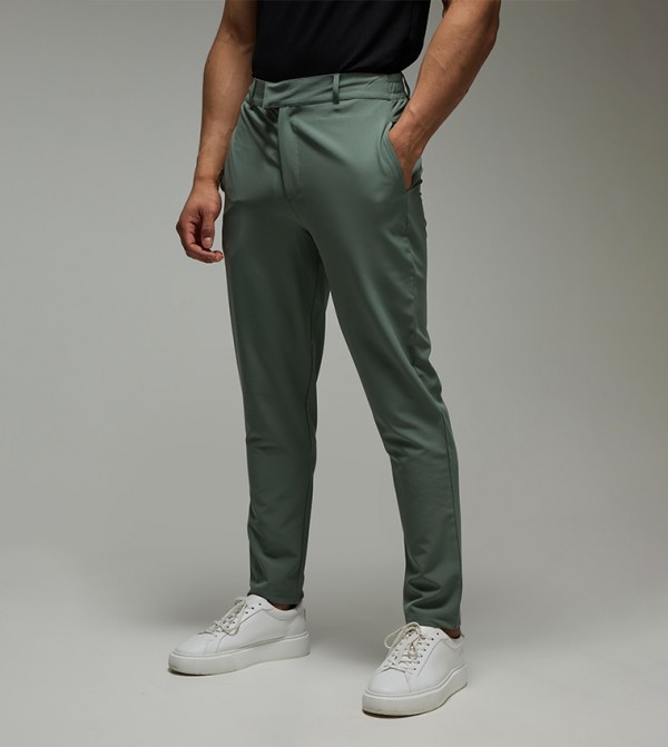 Mid Rise Stretch Tapered Golf Trousers