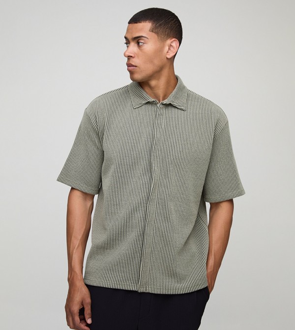 Two-Tone Short Sleeves Oversized Shirt