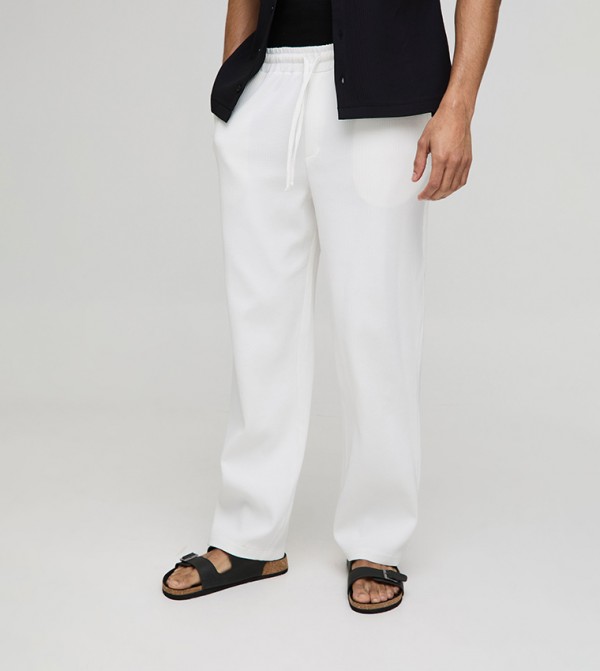 Relaxed Fit Elastic Waist Pleated Trousers