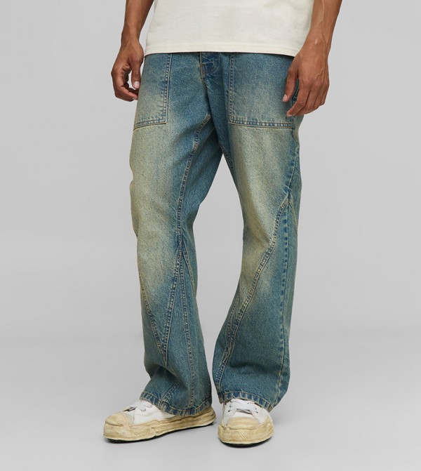 Washed Relaxed Fit Flared Jeans