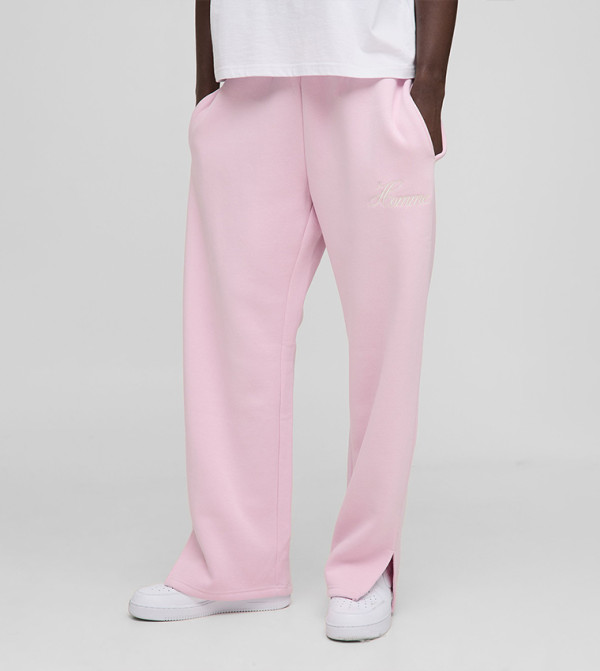 بنطال رياضي بخصر مطاطي وتطريز