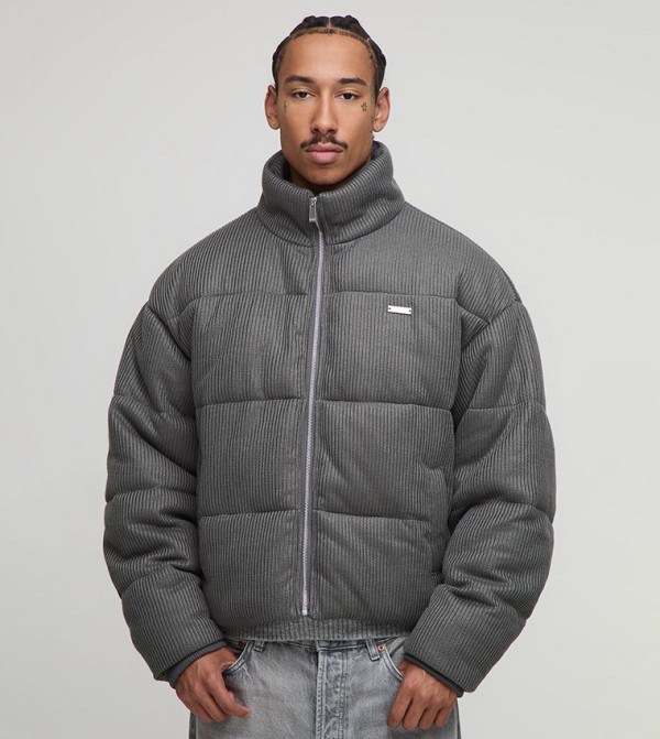 جاكيت بفر محبوك بياقة بياقة واقفة  