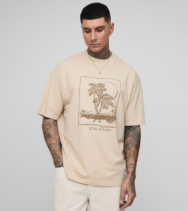 تيشيرت واسع بطبعة 