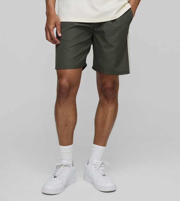 Side Striped Elastic Waist Relaxed Fit Shorts