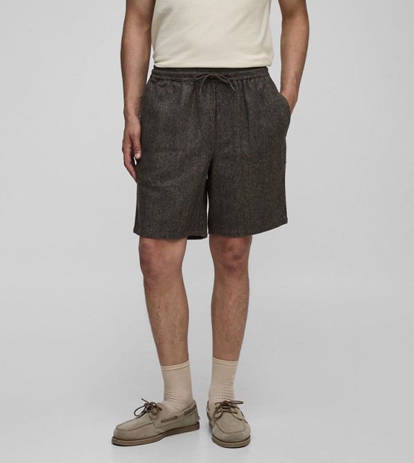Drawstring Waist Relaxed Fit Herringbone Shorts