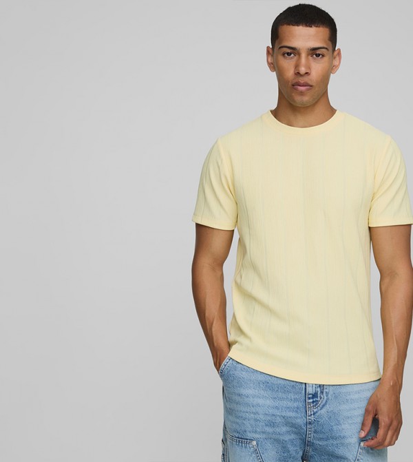 Textured Short Sleeves Slim Fit T-Shirt