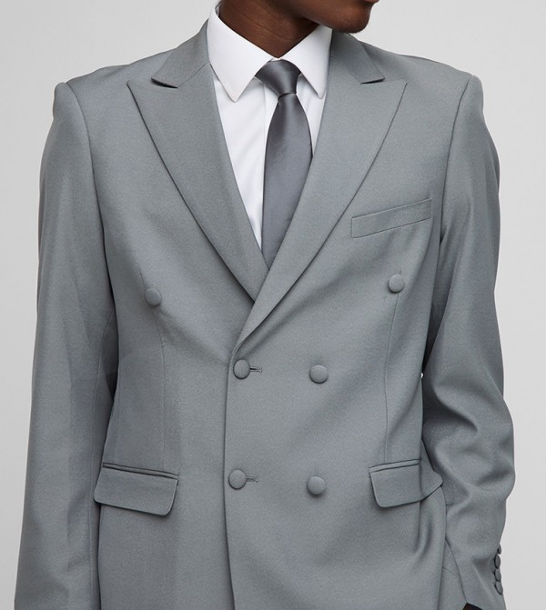 بليزر ساتان واسع بصف أزرار مزدوج وياقة لابل