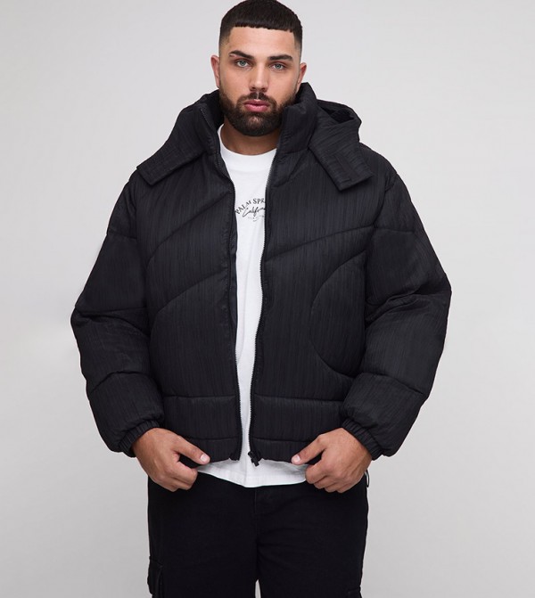 جاكيت اوفرسايز مكشكش بياقة عالية للمقاسات الواسعة والطويلة