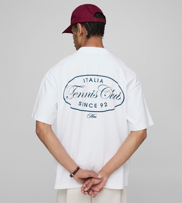 تيشيرت واسع بأكمام قصيرة وطبعة