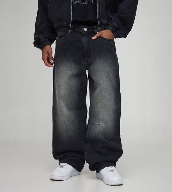Washed Knee Dart Relaxed Fit Jeans