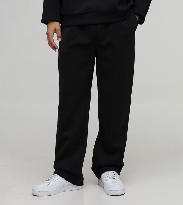 بنطال رياضي بقصة مريحة 