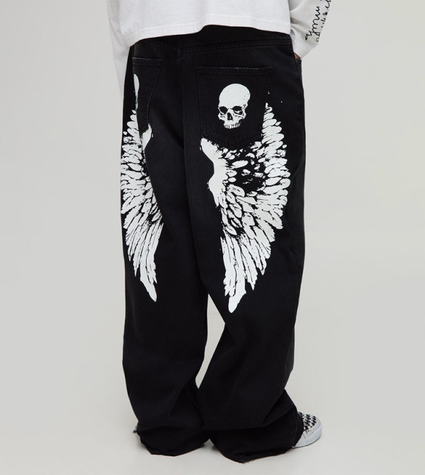 بنطال جينز بطبعة 