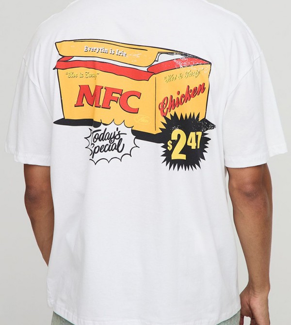 تيشيرت واسع بطبعة