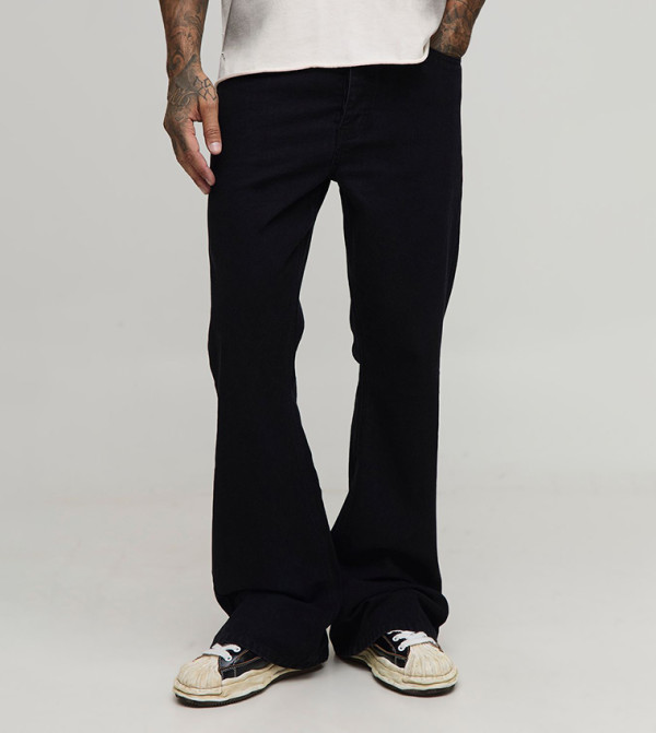 بنطال جينز واسع للمقاسات الطويلة