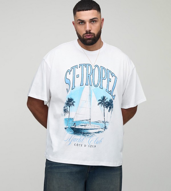 تيشيرت واسع بطبعة 