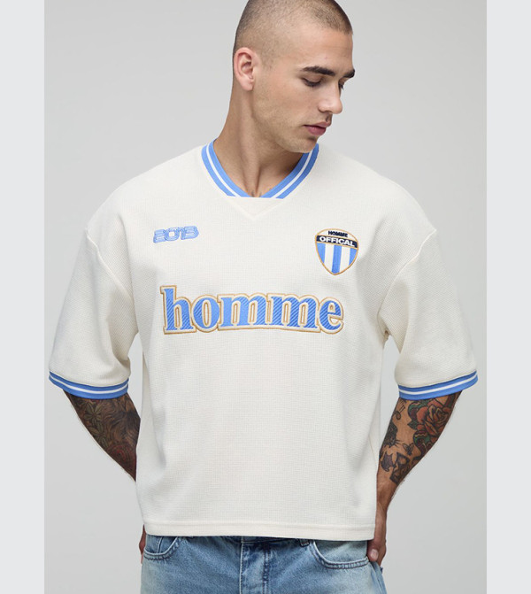 تيشيرت مطرز 