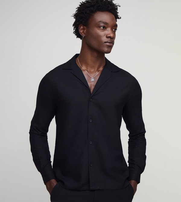 قميص سادة بياقة ريفر وكم طويل 