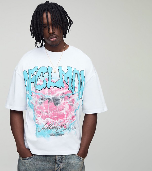 تيشيرت أوفرسايز ثقيل بطبعة للمقاسات الطويلة 