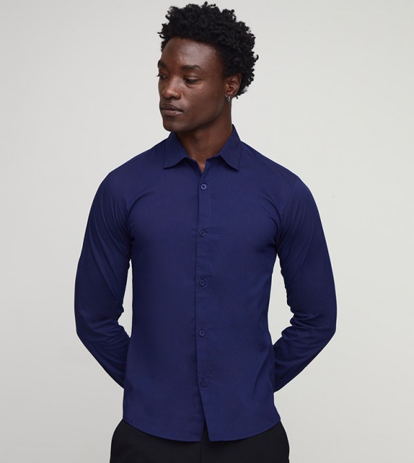 قميص كم طويل بقصة ضيقة 