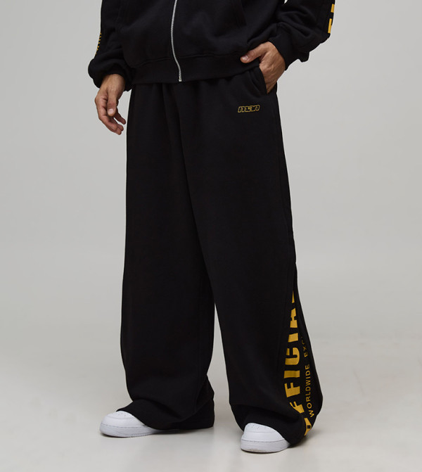 بنطلون رياضة واسع 