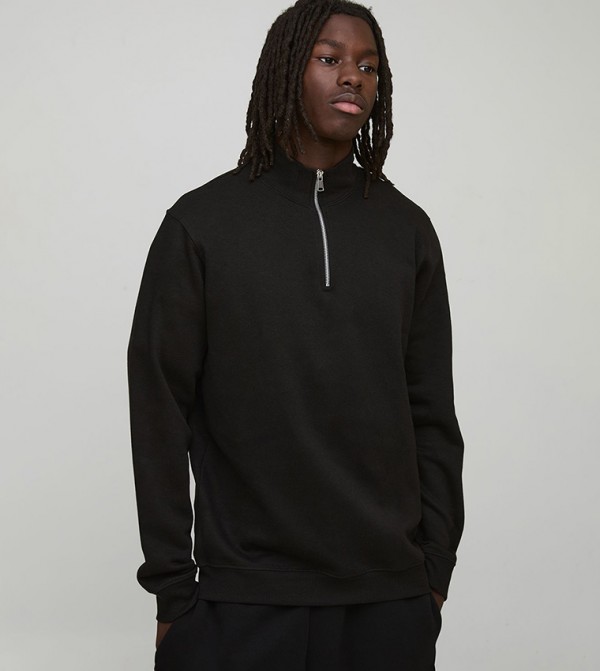 Solid Regular Fit Zipper Neck Sweatshirt