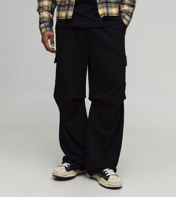 Cargo Pocket Toggle Raw Waistband Wide Leg Sweatpants