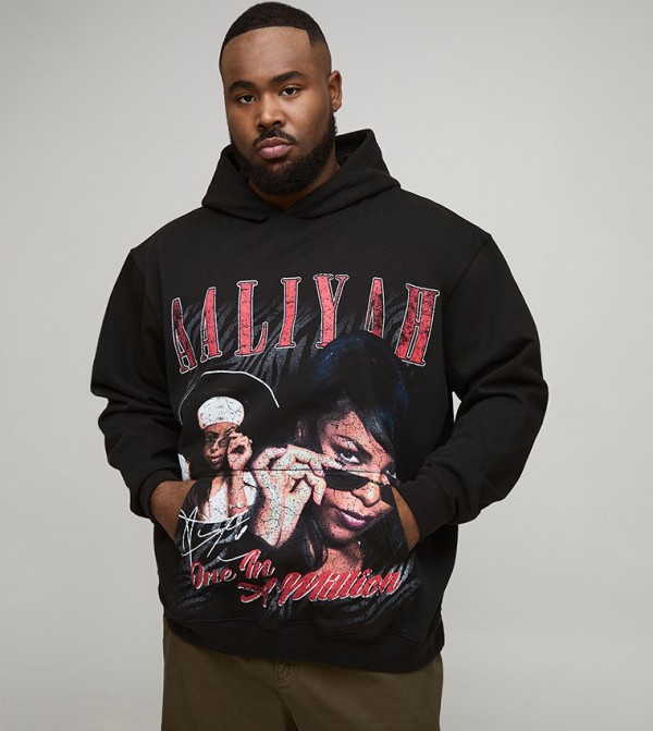 هودي اوفرسايز بطبعة عالية مرخصة