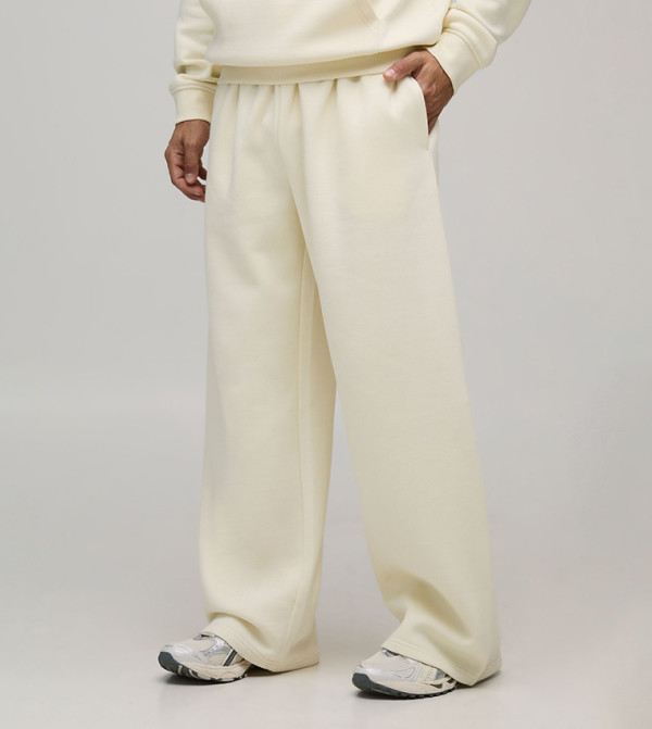 بنطلون رياضة واسع برباط 