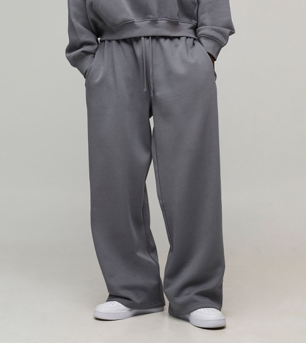 بنطلون رياضة واسع برباط 